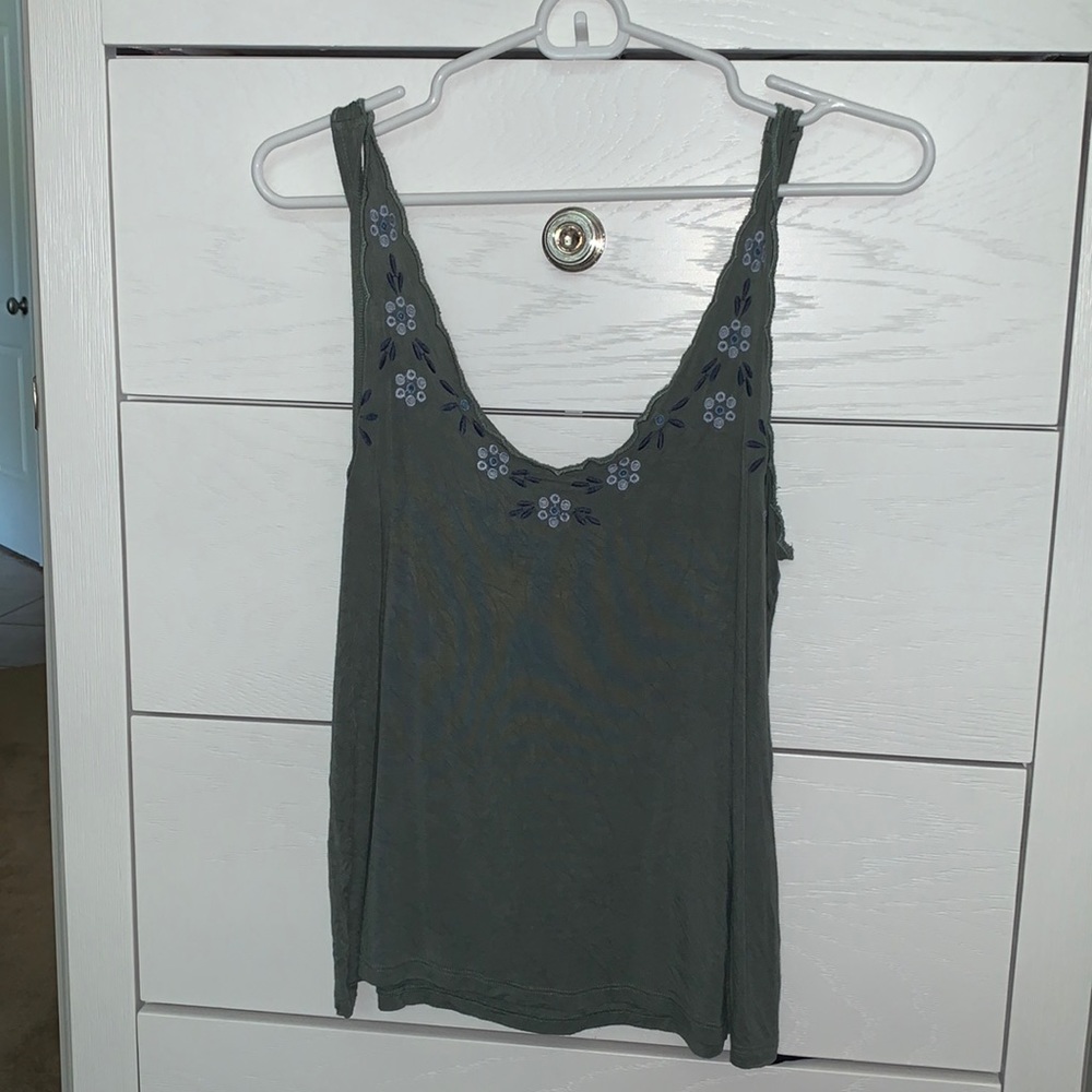 American Eagle Soft & Sexy Green Floral Tank Top